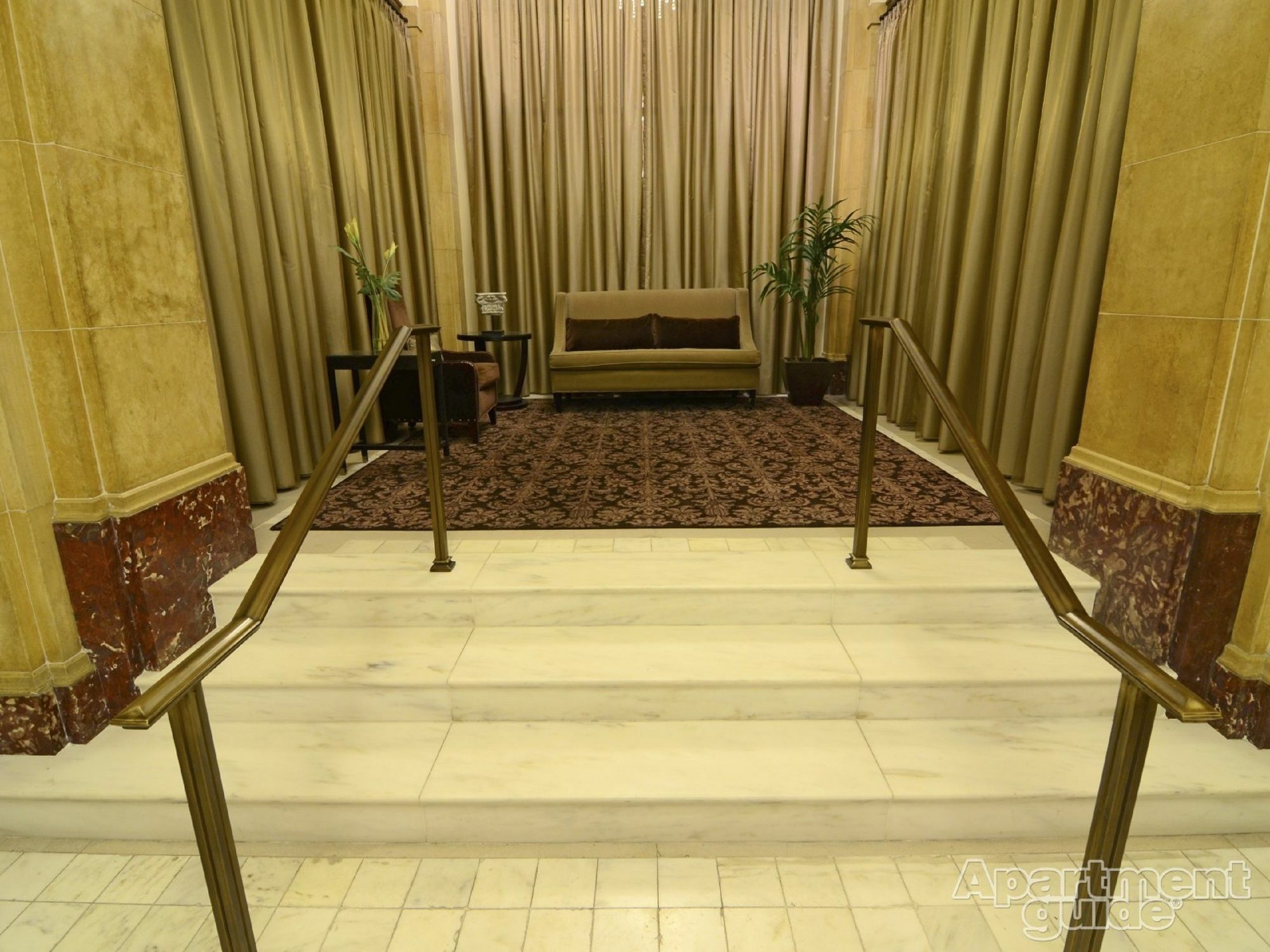 Inn Global Luxury At The White House 4*